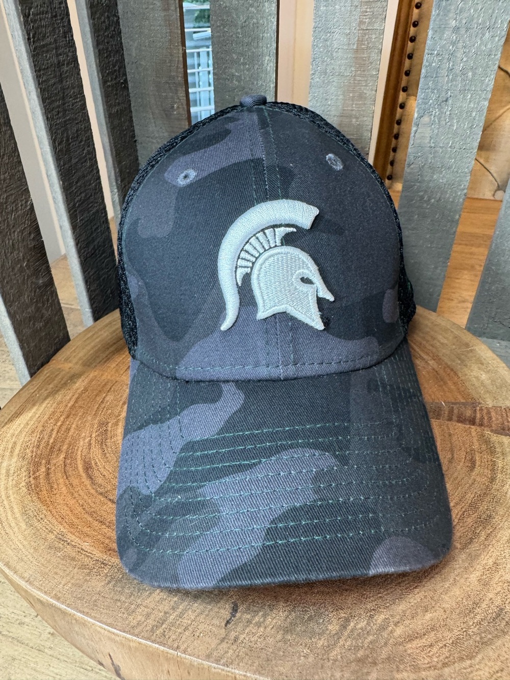 New ERA Michigan State Spartans Camo 39Thirty NCAA Cap 🧢 size Med/Lg